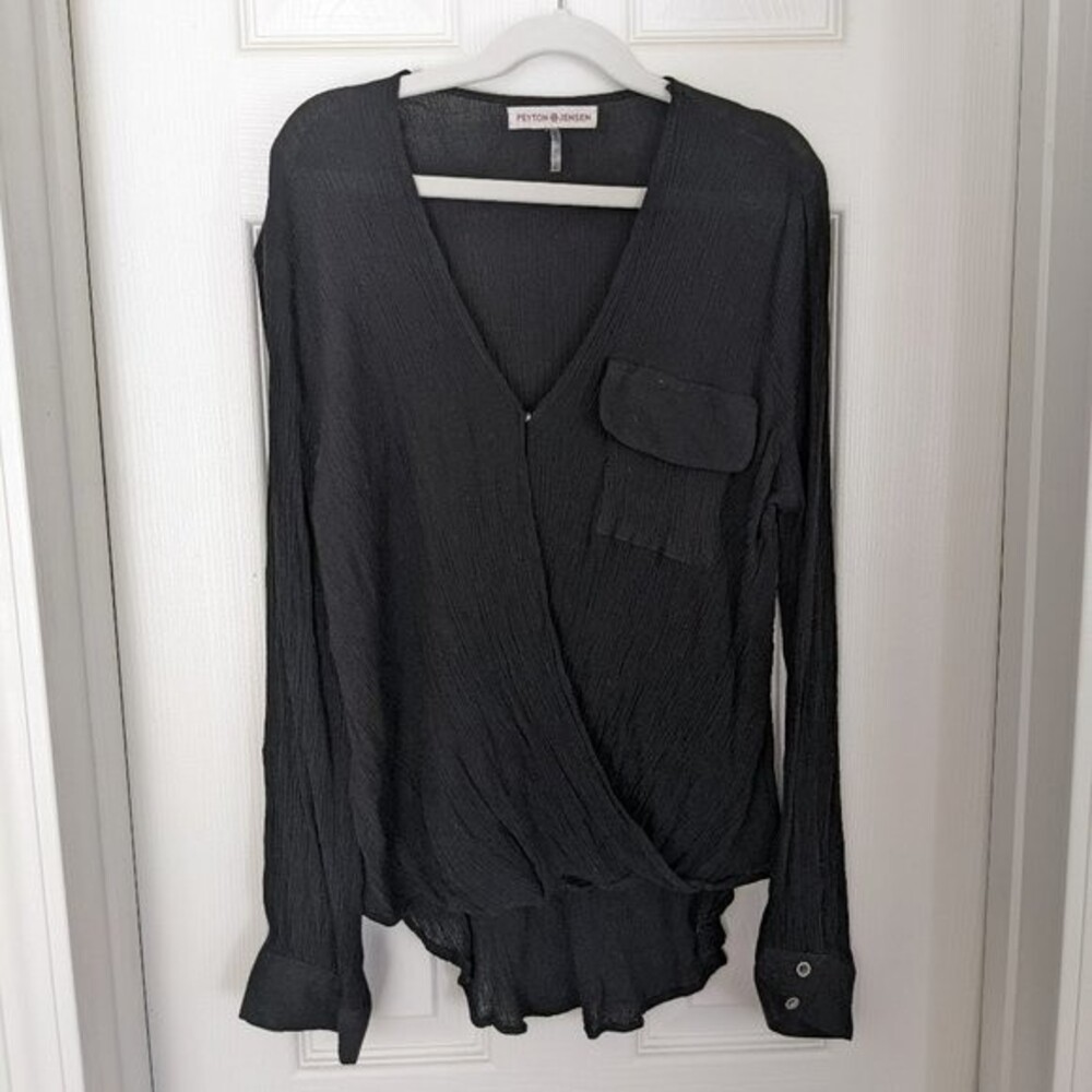 Peyton Jensen flowy black long sleeve top, size small
